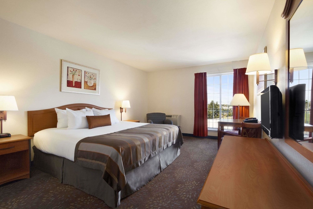 Ramada By Wyndham Seatac Airport 11/35