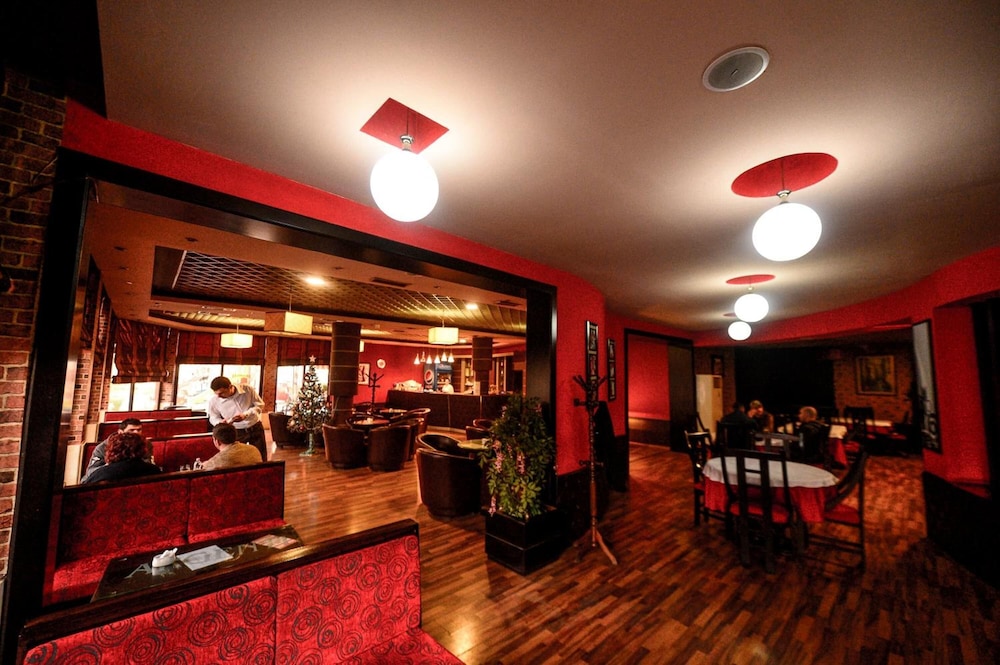 Hotel Argenti Shkoder 32/48