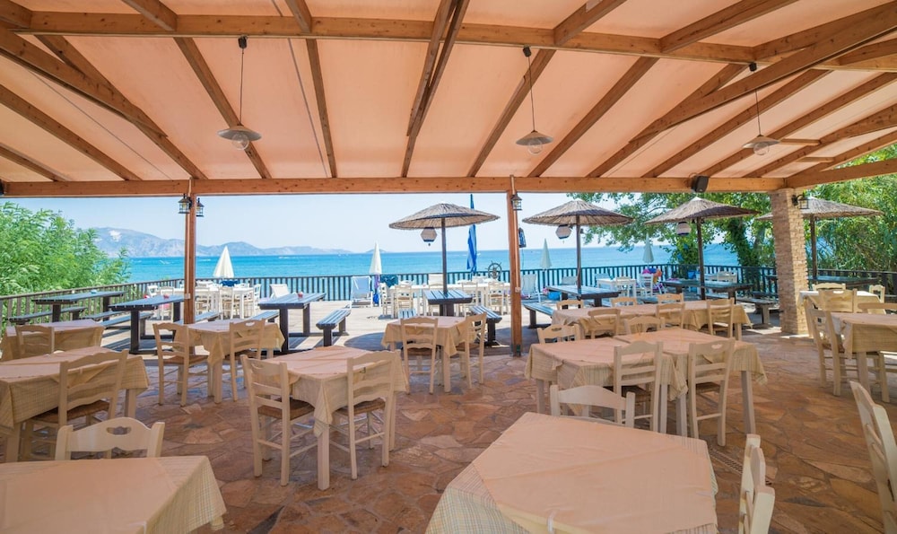Porto Koukla Beach Hotel 68/89