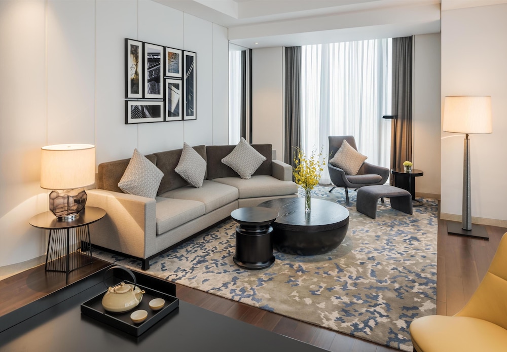 Hyatt Regency Shanghai Global Harbor 43/75
