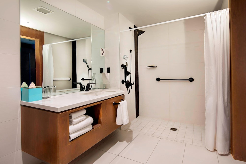 Renaissance Reno Downtown Hotel 48/50
