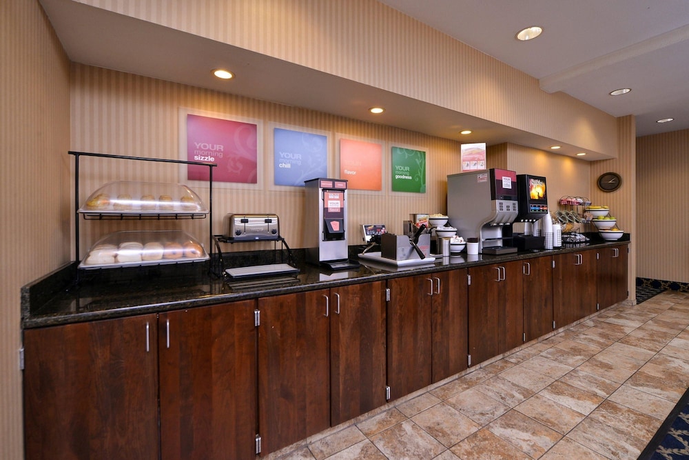Comfort Inn Albert Lea at Trails Travel Center 11/42