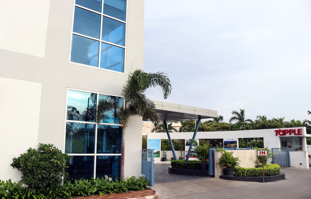 7 Apple Hotels Aurangabad 6/43