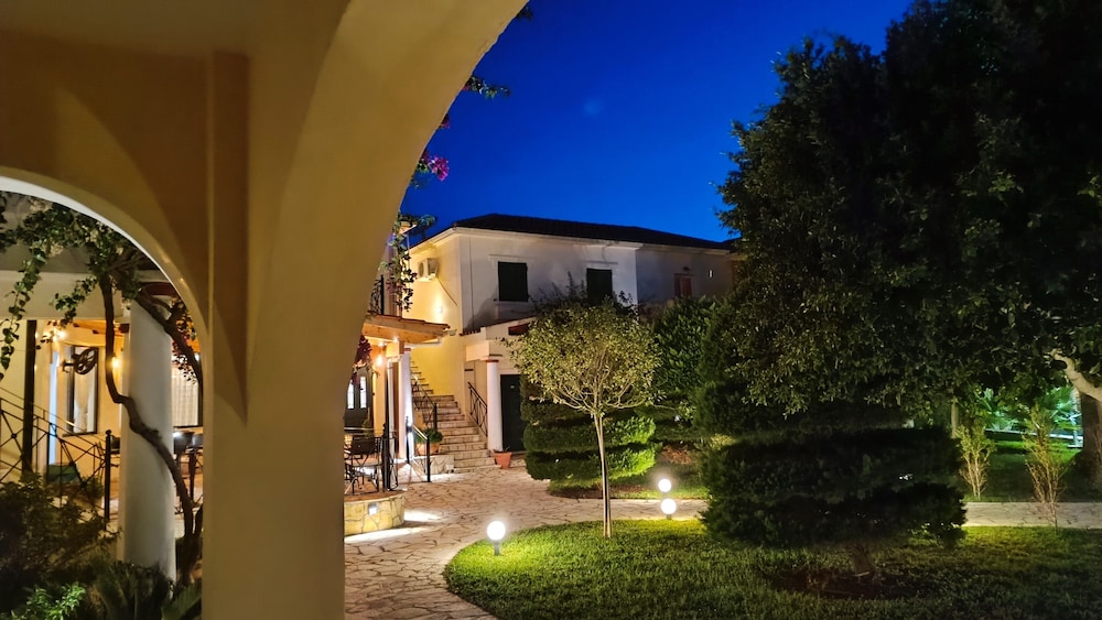 Elanthi Village Hotel 77/85