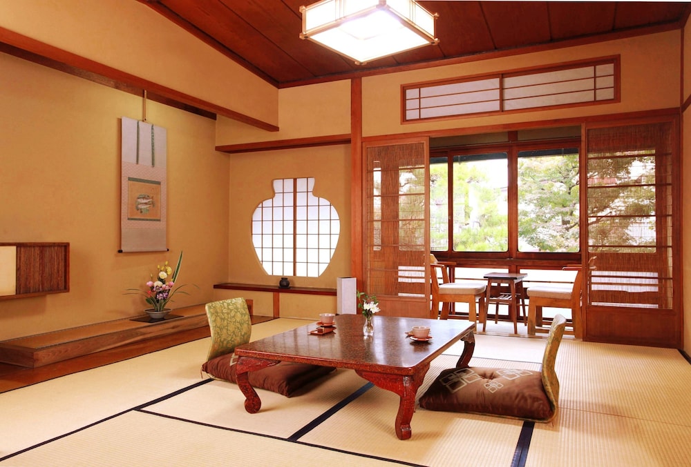 Ryokan Kaminaka 40/50