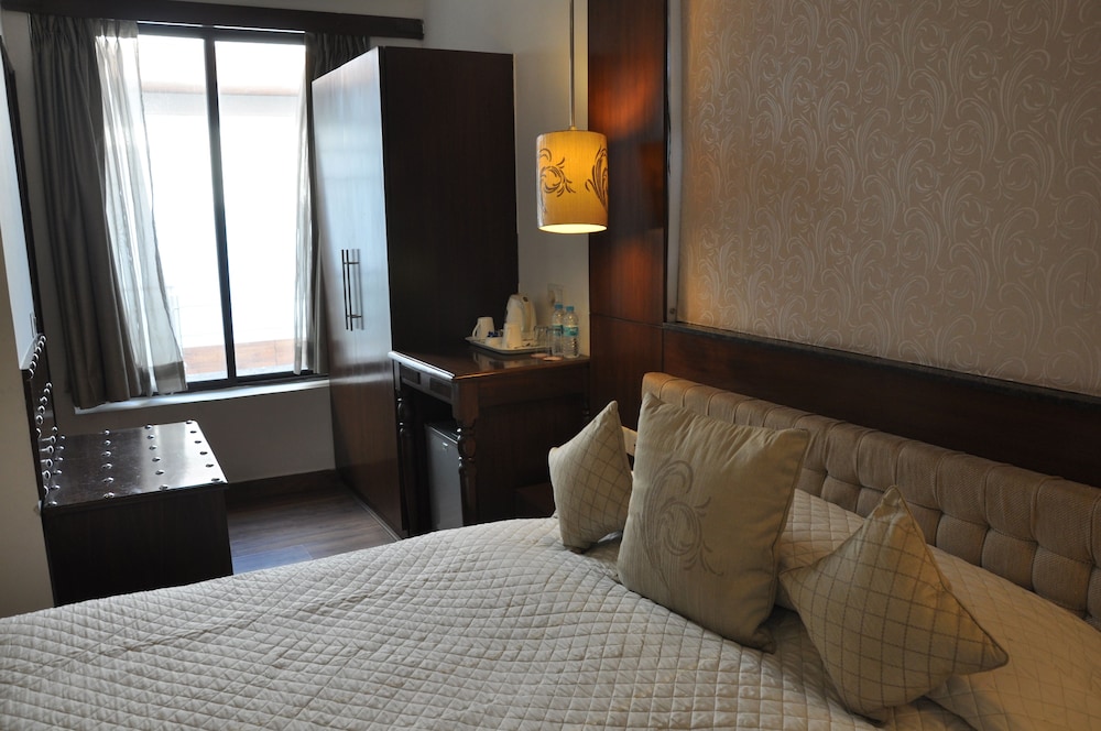 Amara Hotel 30/50