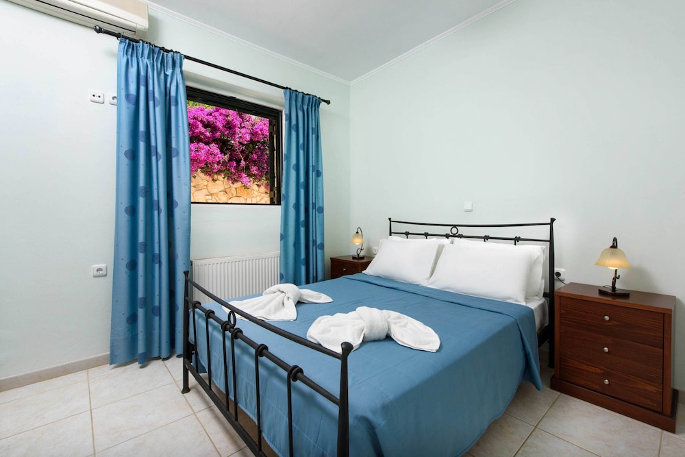 Villa Lemonia 10/50