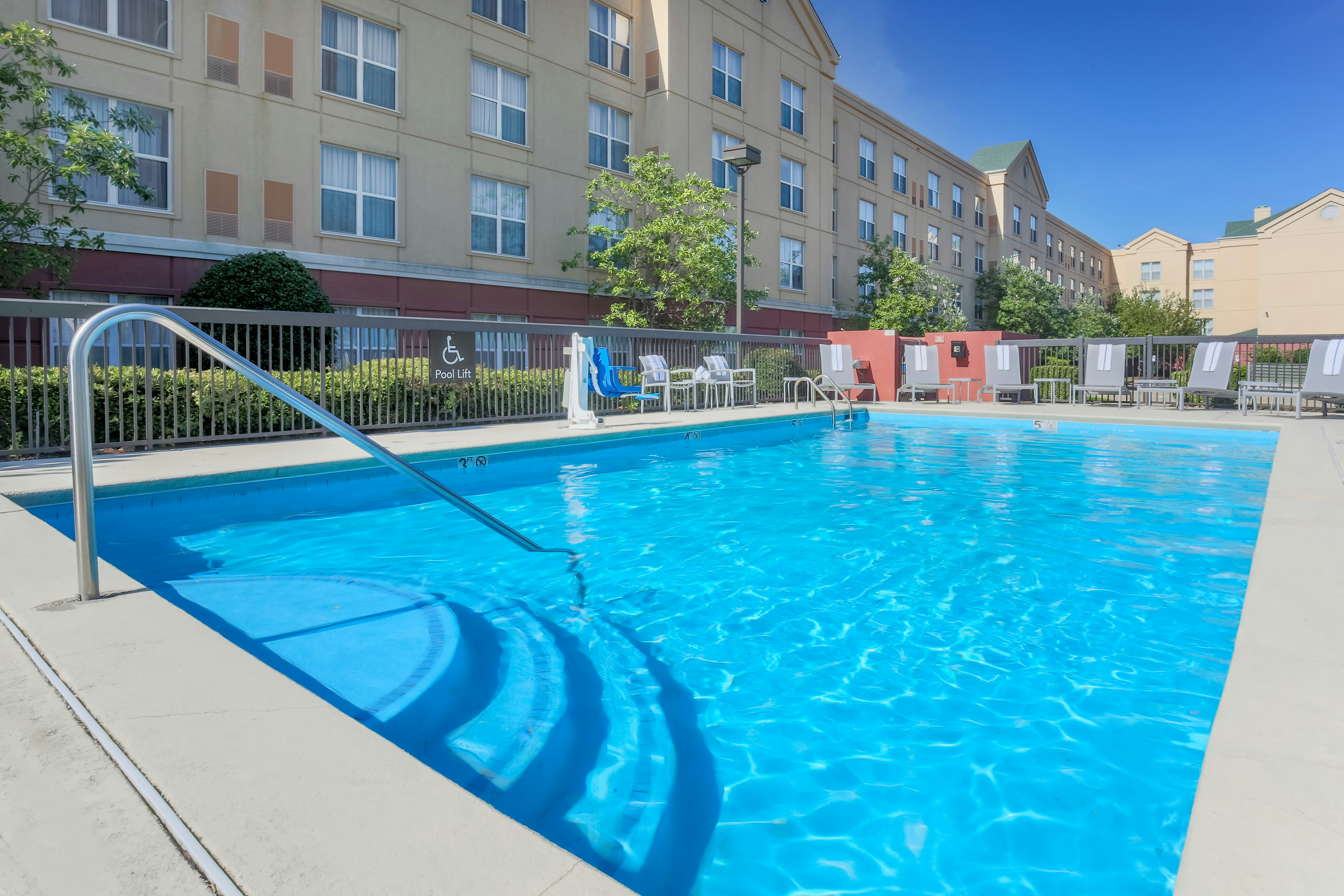 Homewood Suites by Hilton Southwind Hacks Cross 13/17