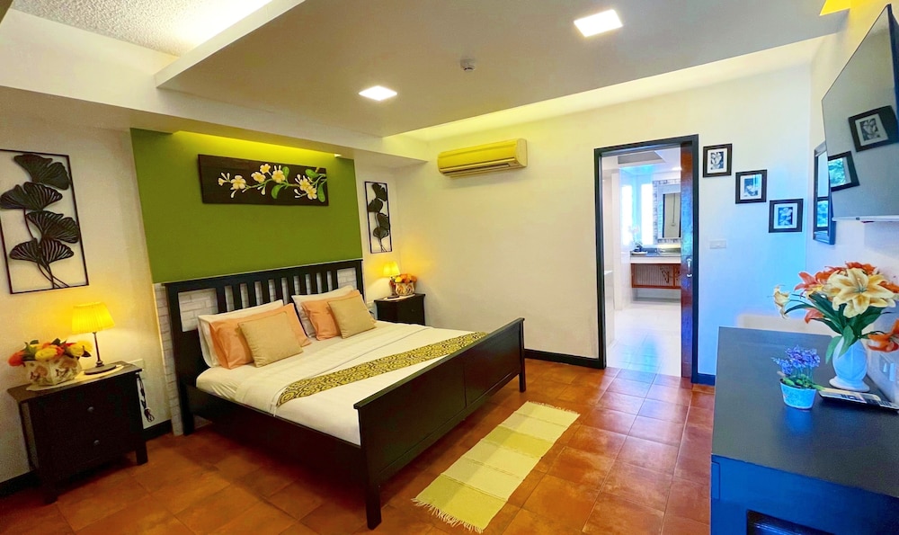 2 BEDROOMS, SUITE, SEA VIEW, KITCHEN