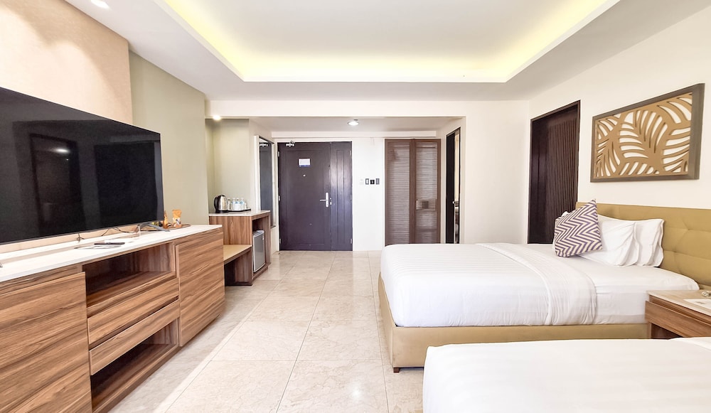 Boracay Ocean Club Beach Resort 27/77