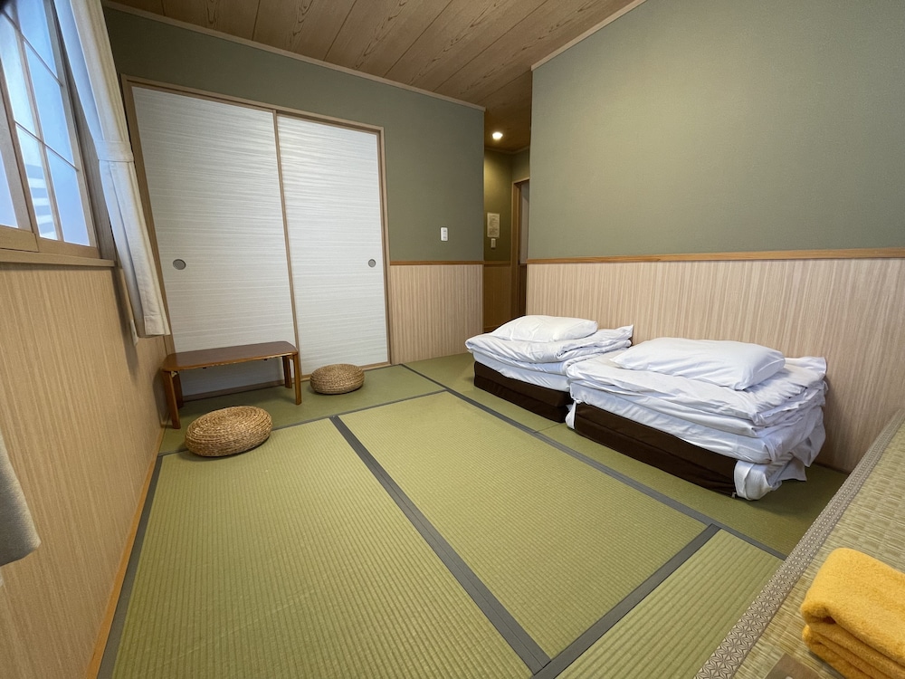 Guesthouse Orange Cabin 11/57