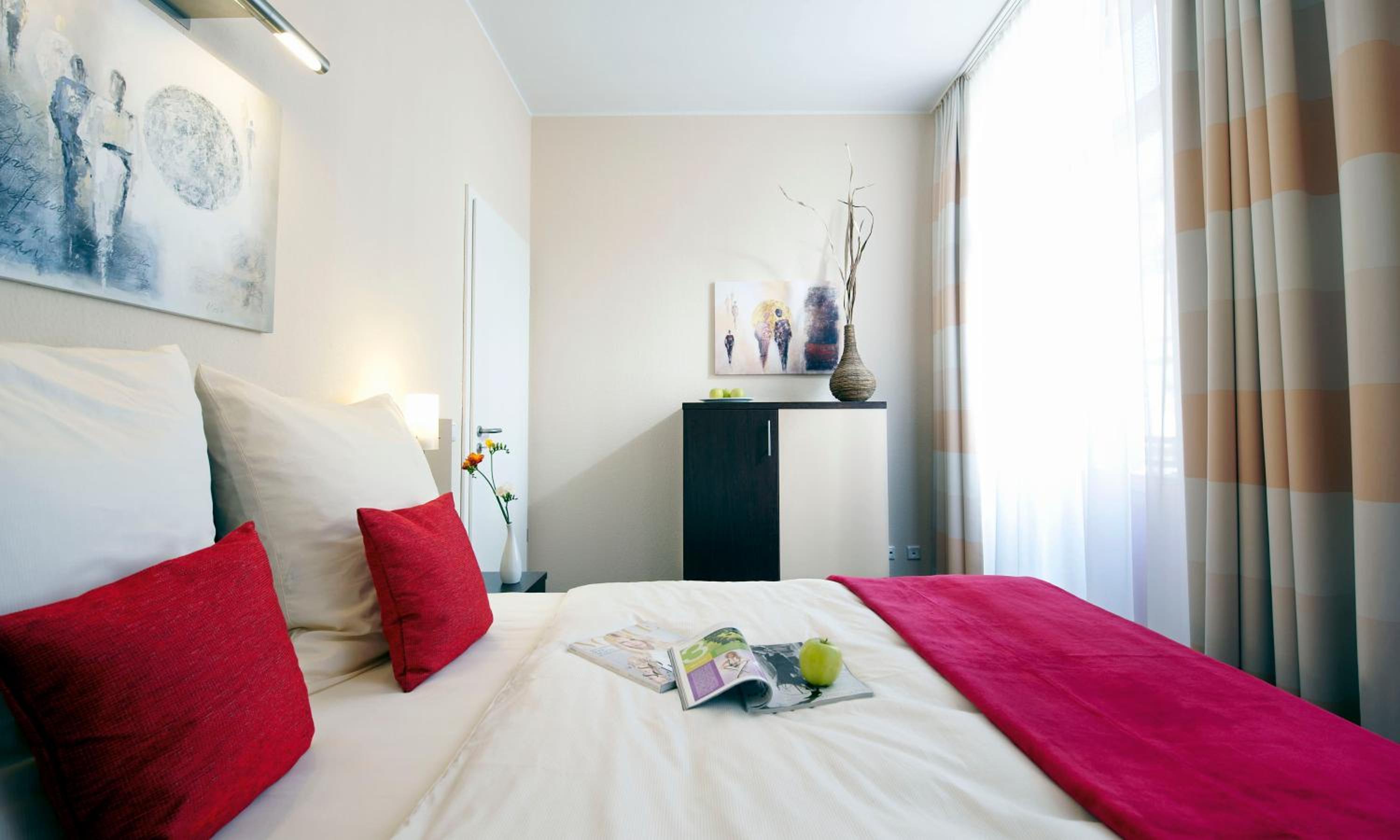 1 BEDROOM, APARTMENT