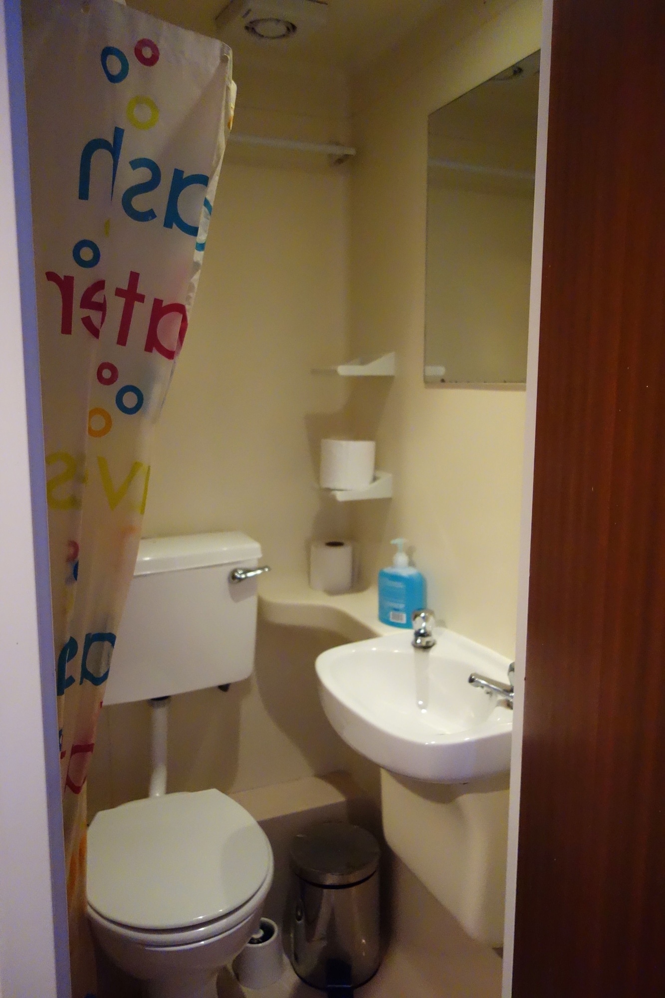 غرفة قياسية بسريرين منفصلين، Saint James Backpackers 6/10