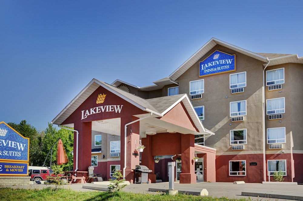 Lakeview Inn & Suites 2/32