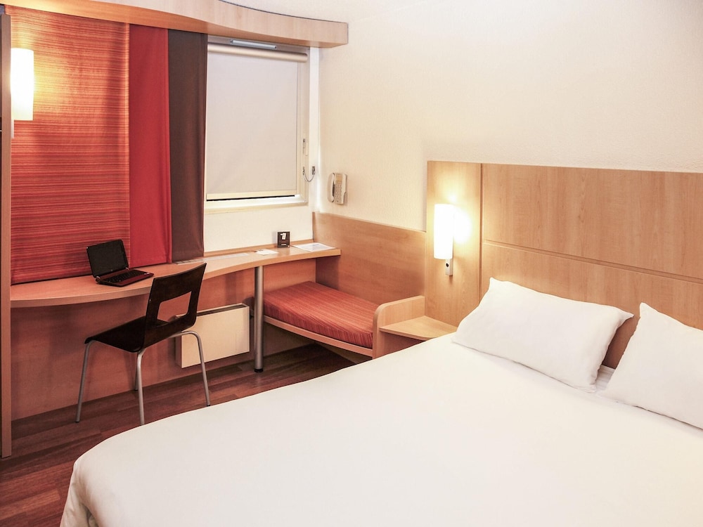 Hotel Ibis Fourmies 15/51