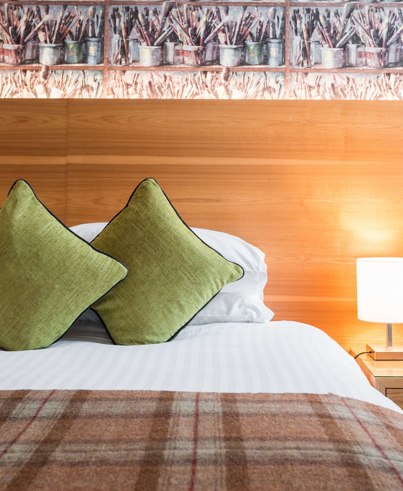 Abode Canterbury 24/44