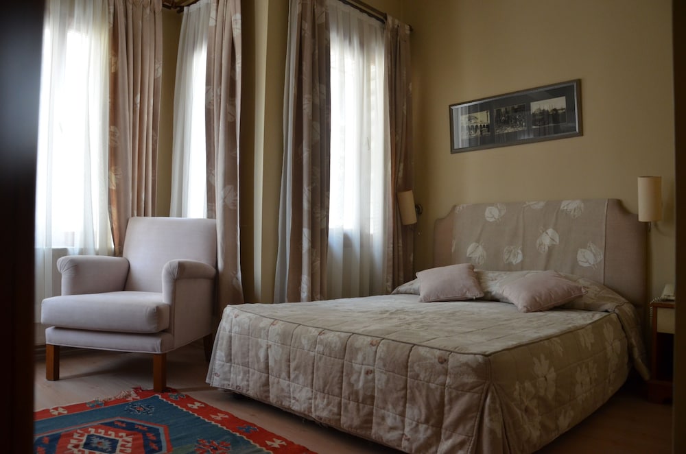 Hotel Fehmi Bey 26/75