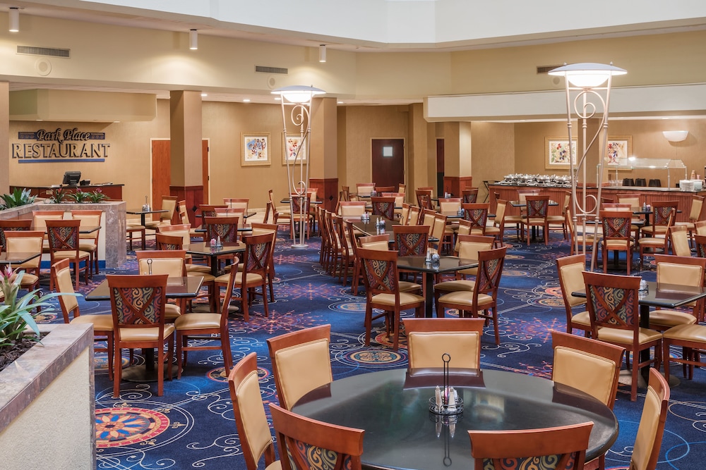 Capitol Plaza Hotel Jefferson City 25/38