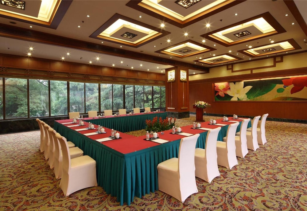 Cypress Hotel 36/45