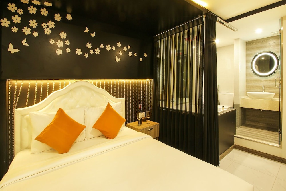 Cupid Hotel 6/72