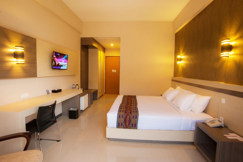Lombok Raya Hotel 14/57
