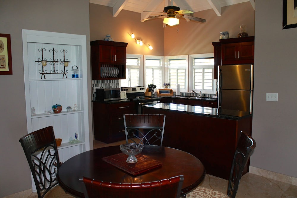 Neptune Villas 55/74