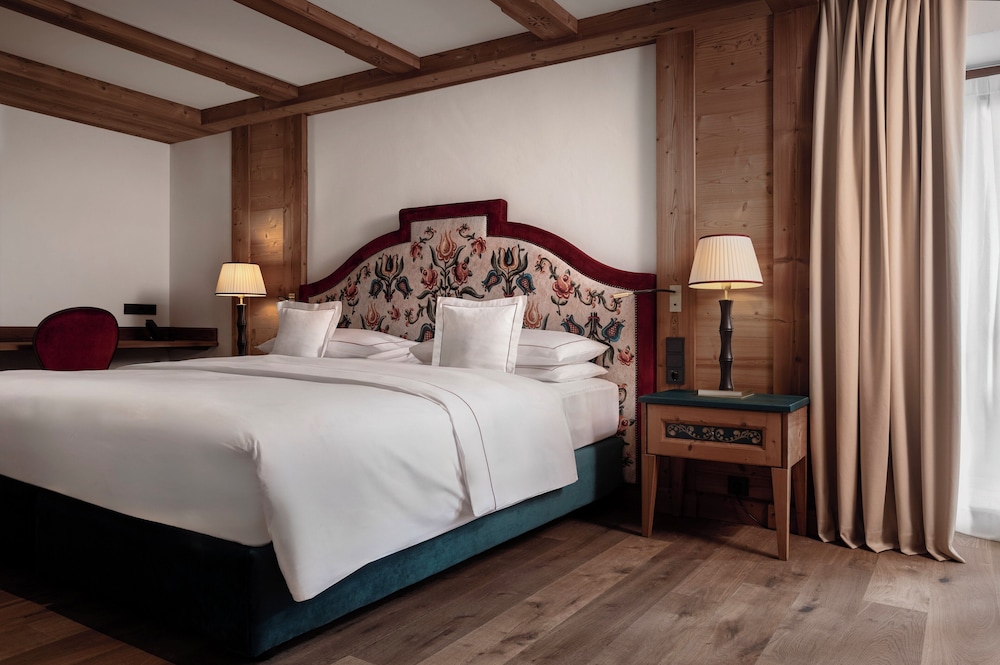 جناح بسرير كينج، Hotel Tyrol 2/7