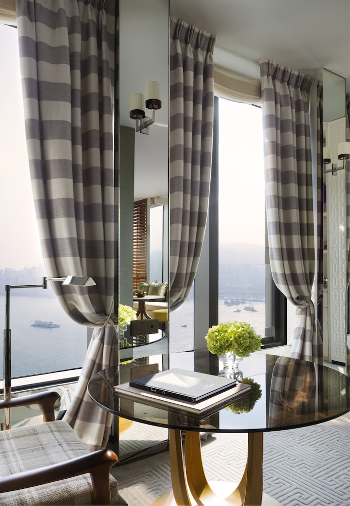 Rosewood Hong Kong 52/85