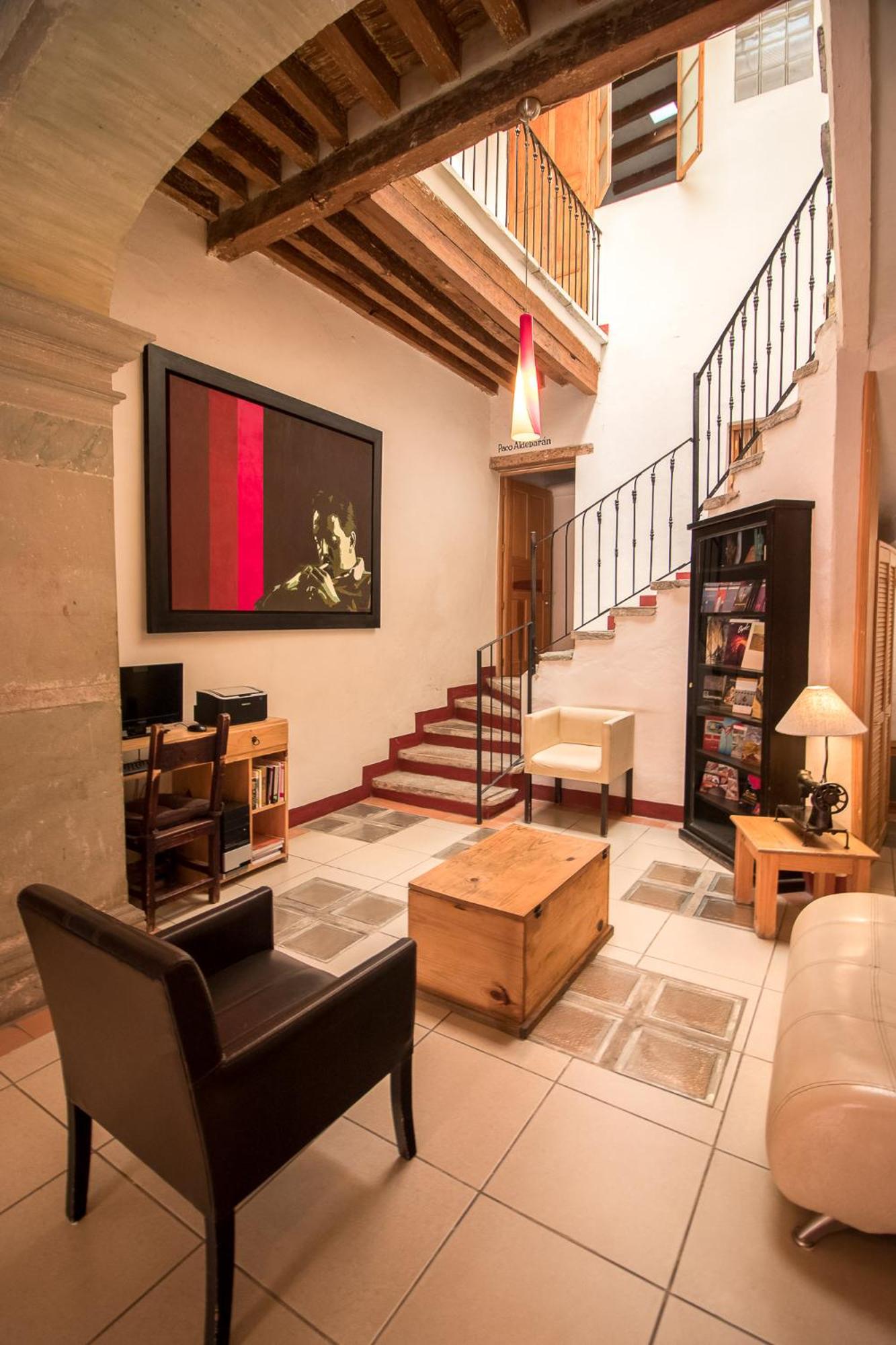 Hotel Meson Cuevano 35/50