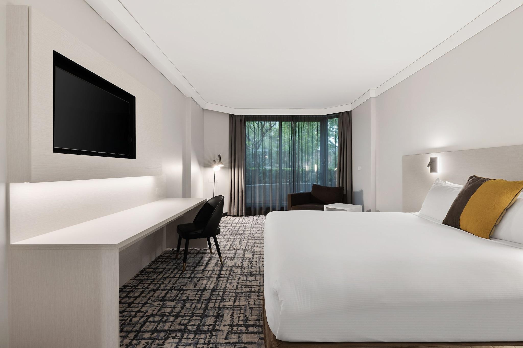 SUPERIOR, KING BED