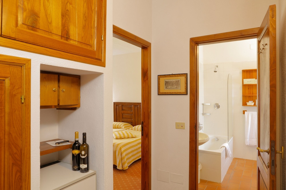 Relais Vignale 28/77