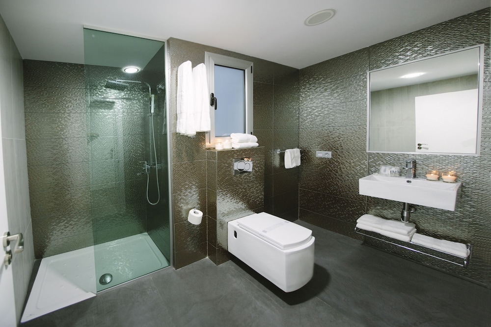 Valentina Beach Apartments And Suites 56/57