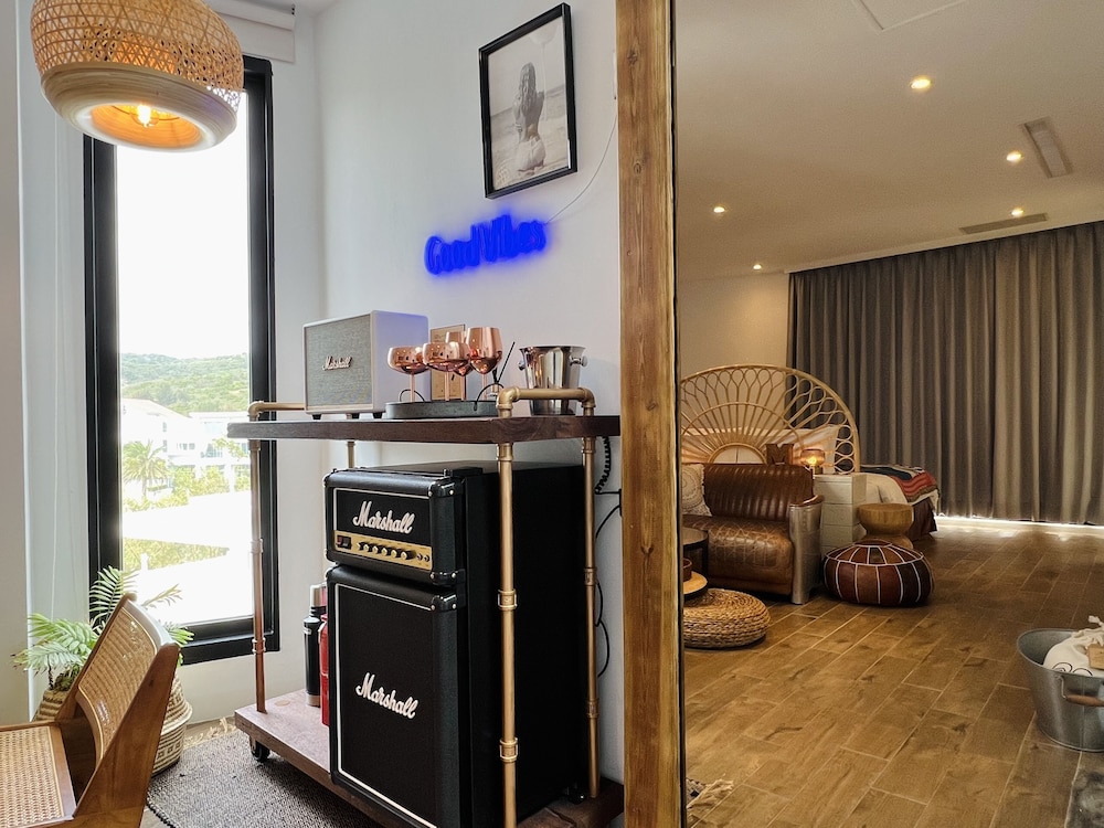 Minimi Inn - Sailrock Beach House 54/66