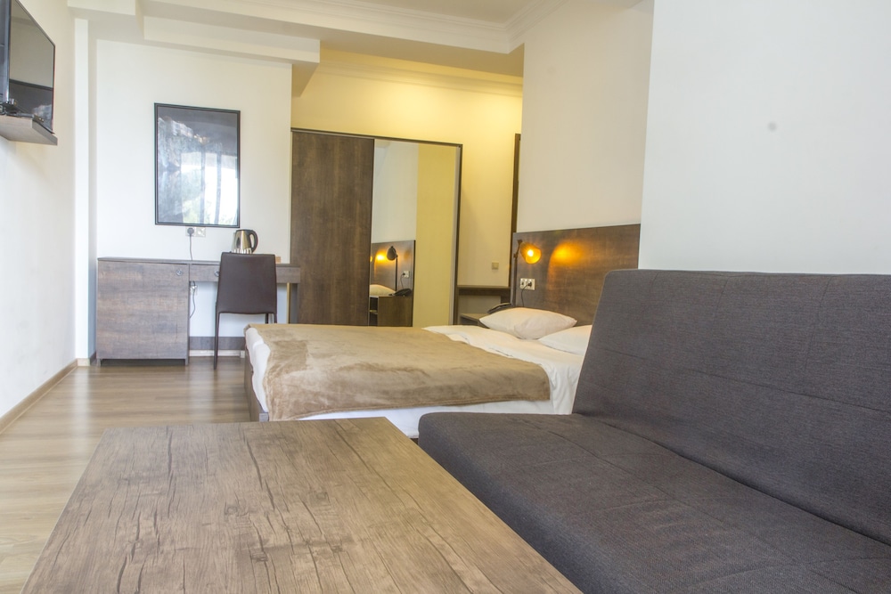 Tbilisi View Hotel 18/65