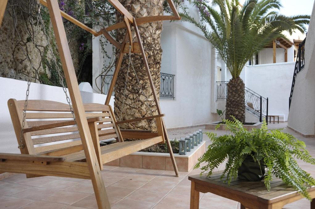 Glaros Hotel 38/63