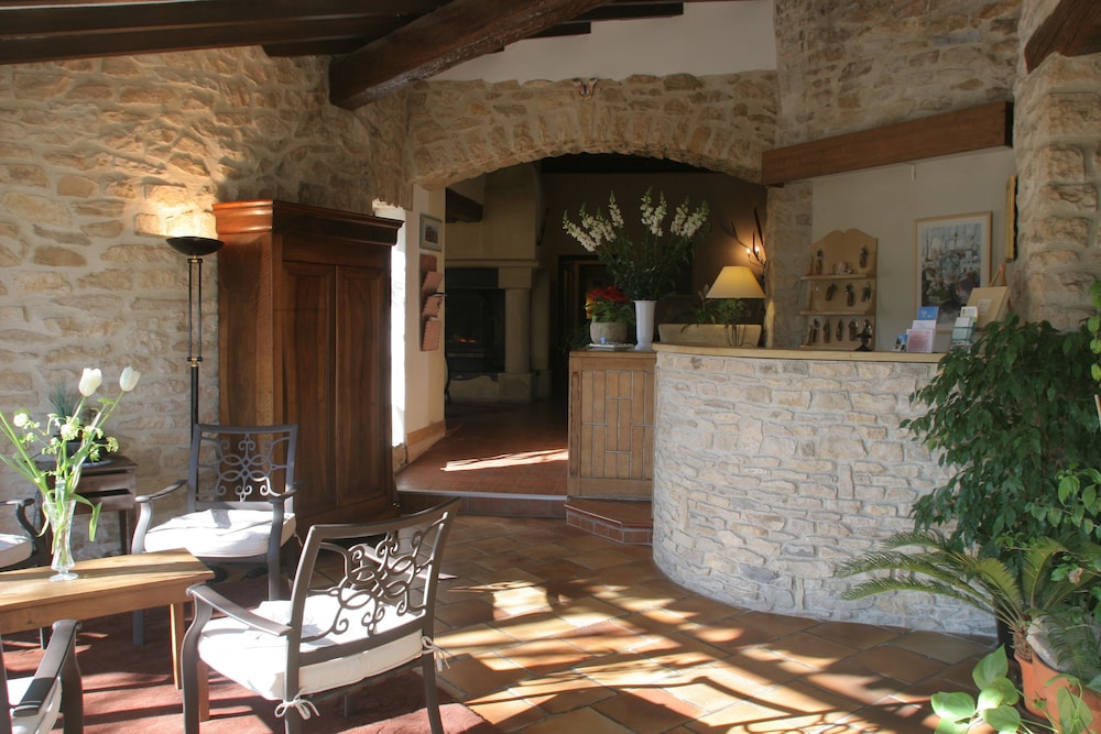 AUBERGE DE TAVEL 1/42