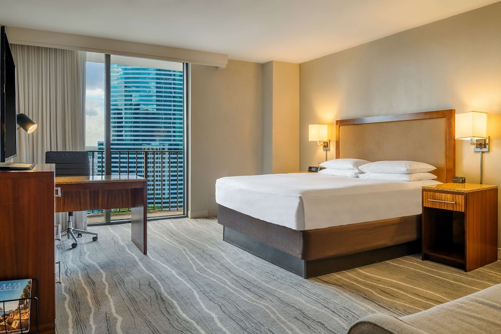 ROOM, KING BED