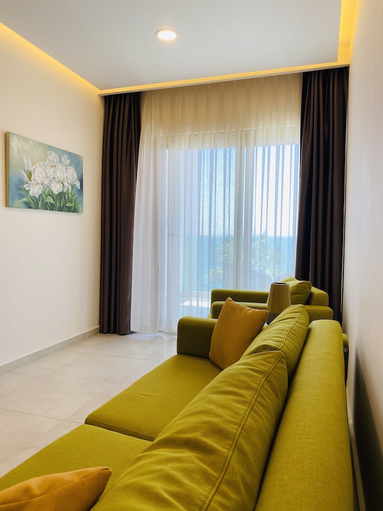 Zest Exclusive Hotel 30/50