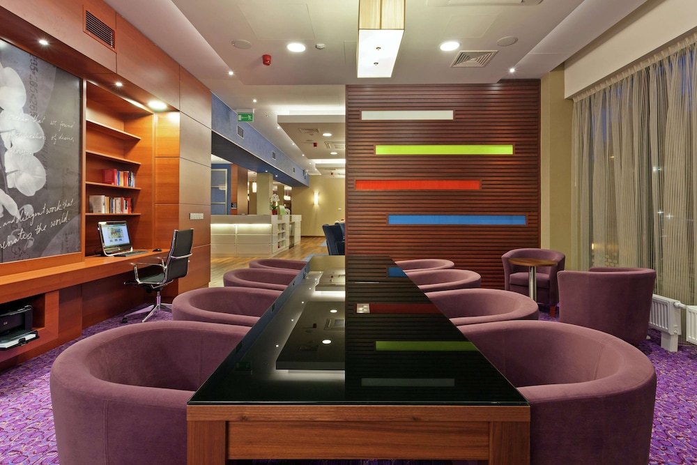 Hampton By Hilton Warsaw Airport 23/30