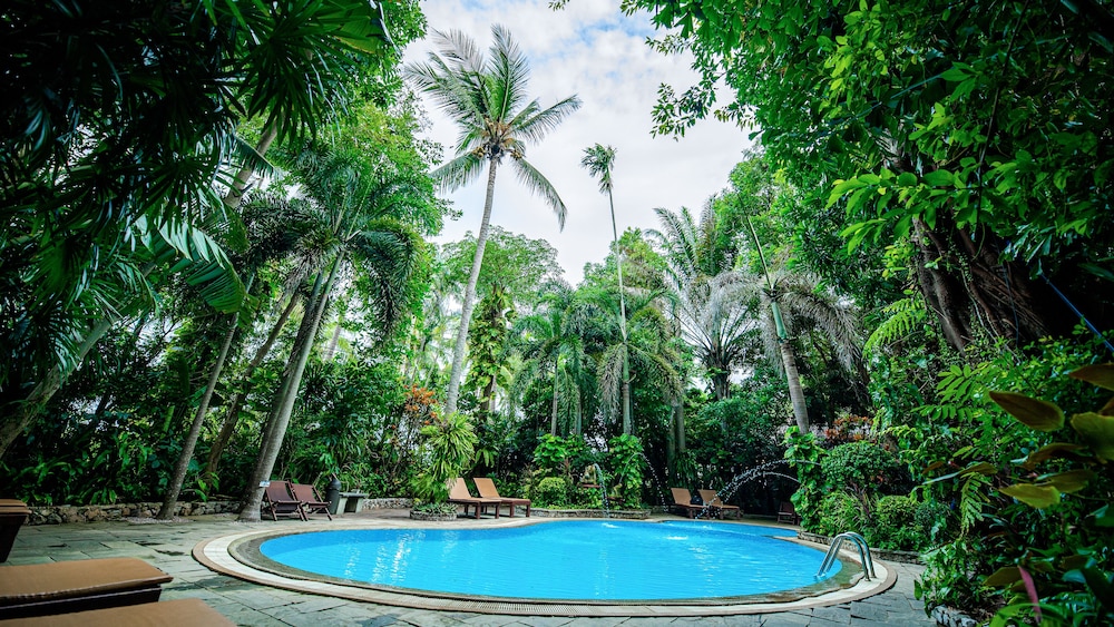 Baan Klang Aow Beach Resort 60/66