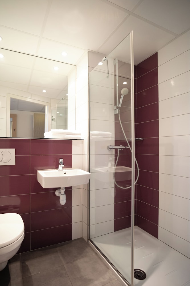 The Originals Access Tendance Hotel Saint Etienne Aeroport 45/50
