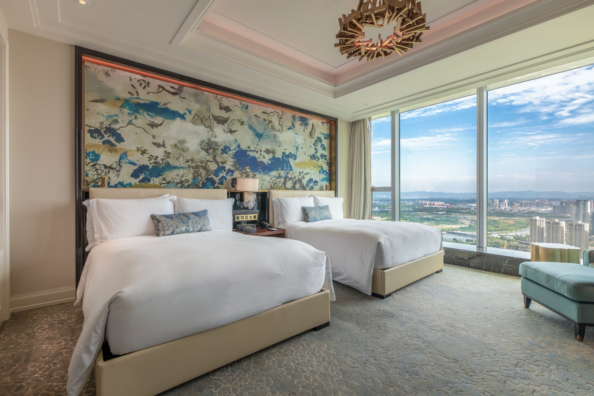 ROOM, 2 QUEEN BEDS, TWIN TOWERS VIEW