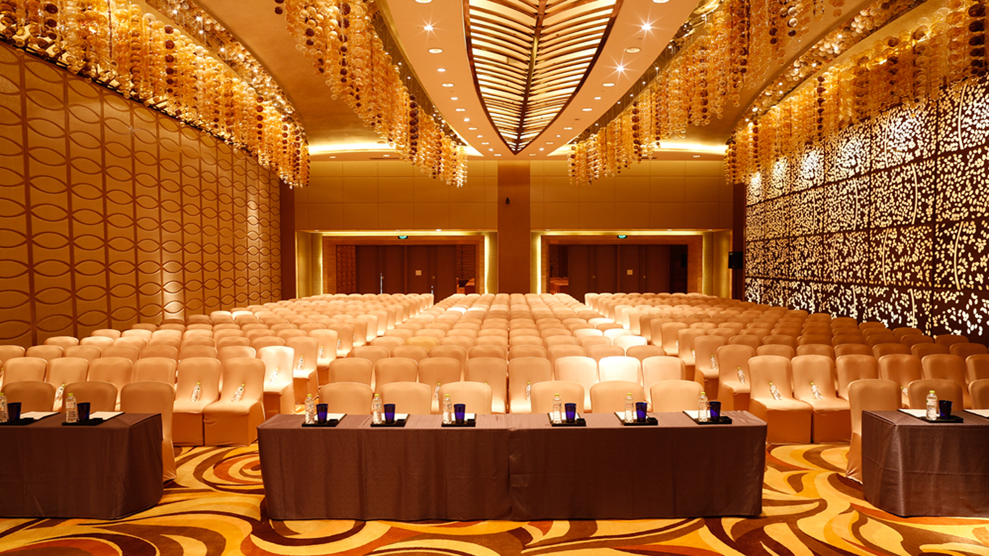 Crowne Plaza Zhongshan Wing on City 9/50