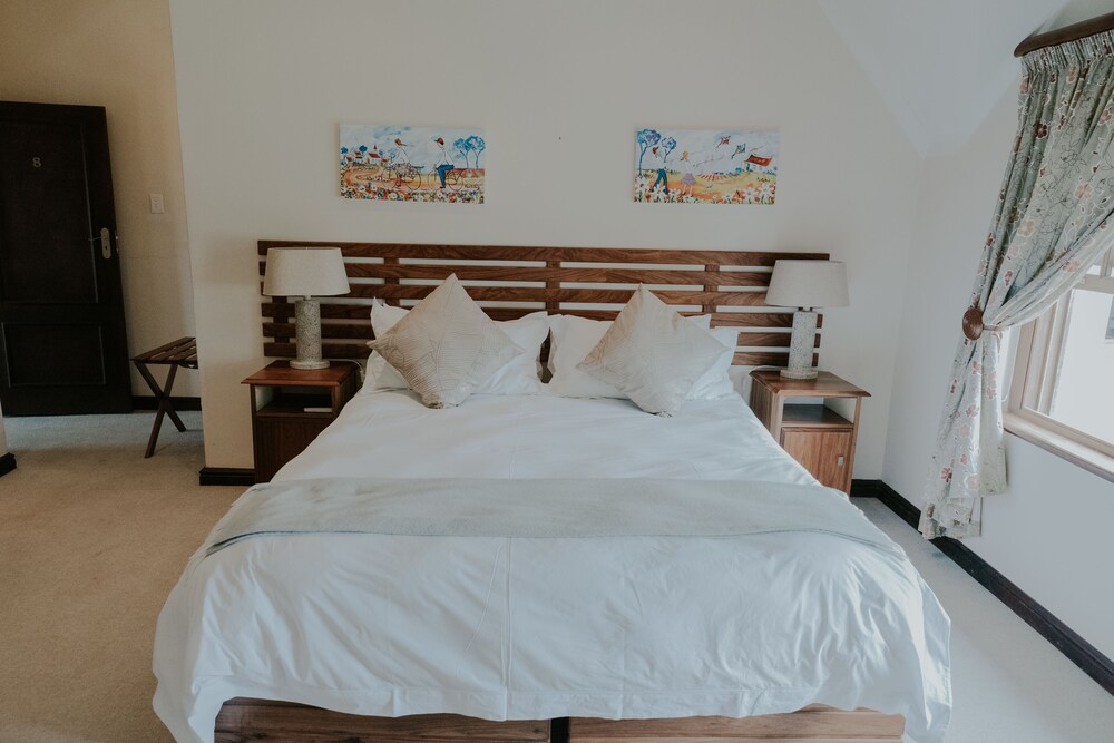 Cana Vineyard Guesthouse 11/76