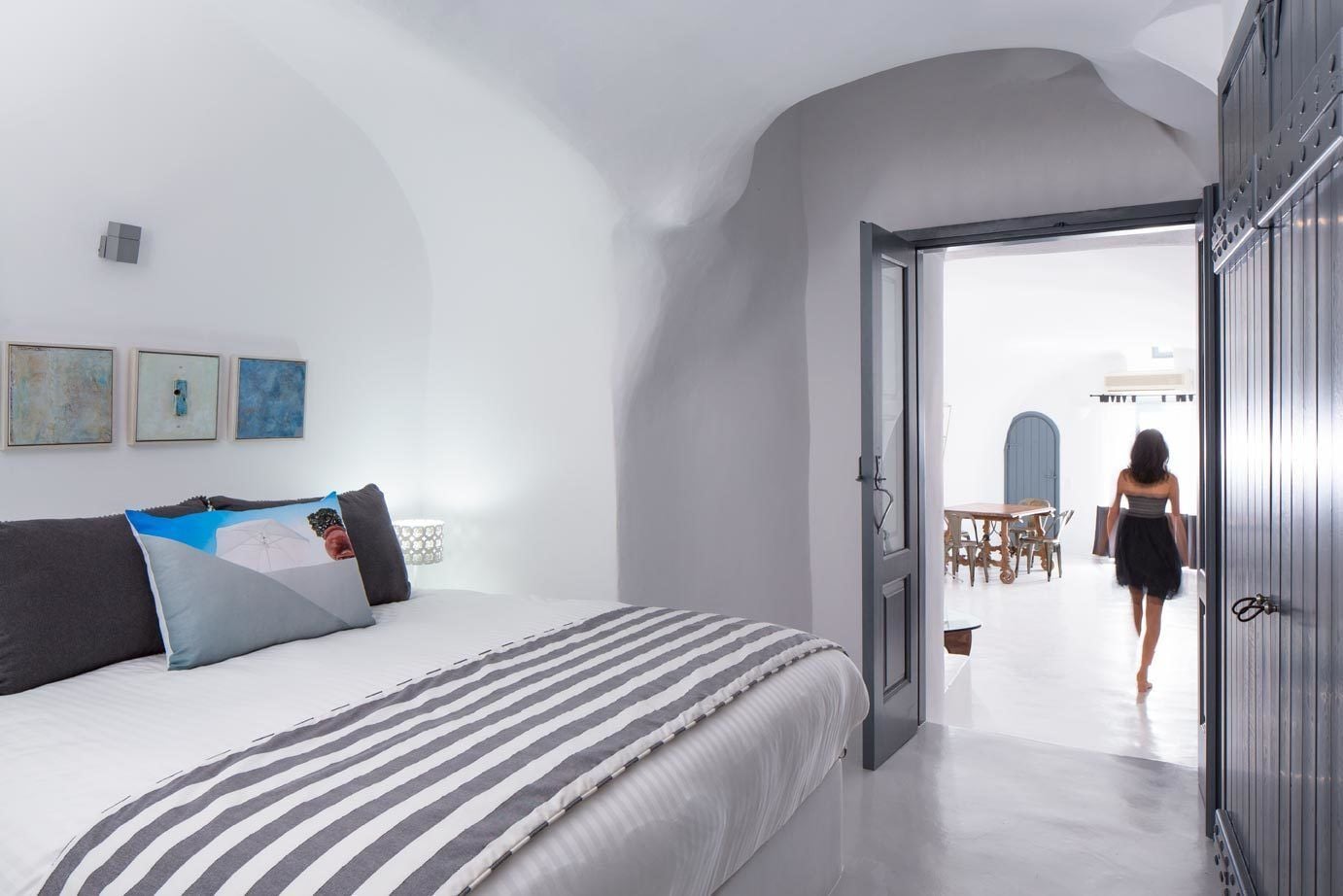 HONEYMOON, SUITE, QUEEN BED, 2 SOFA