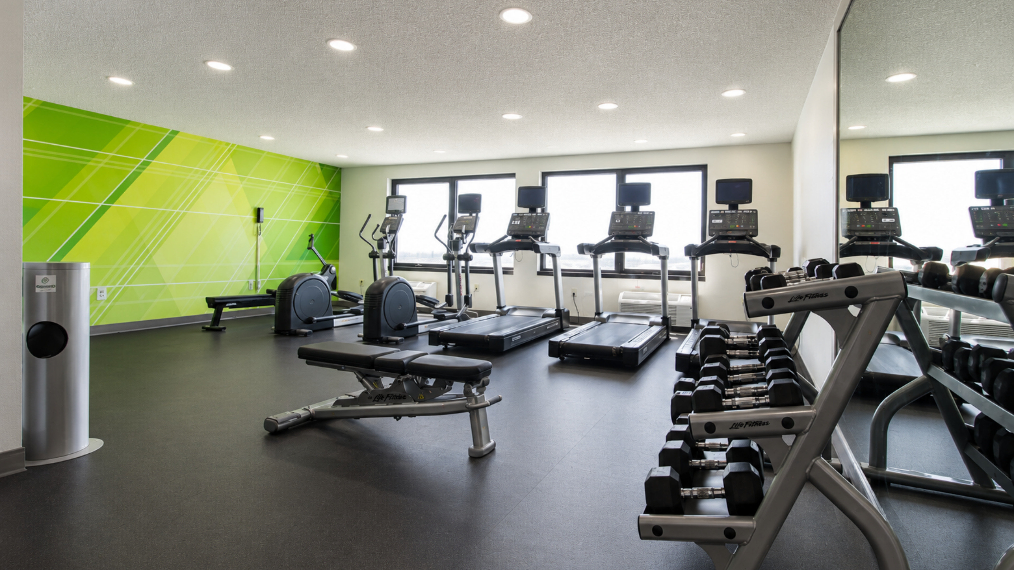 Holiday Inn Newark International Airport An Ihg Hotel 48/84