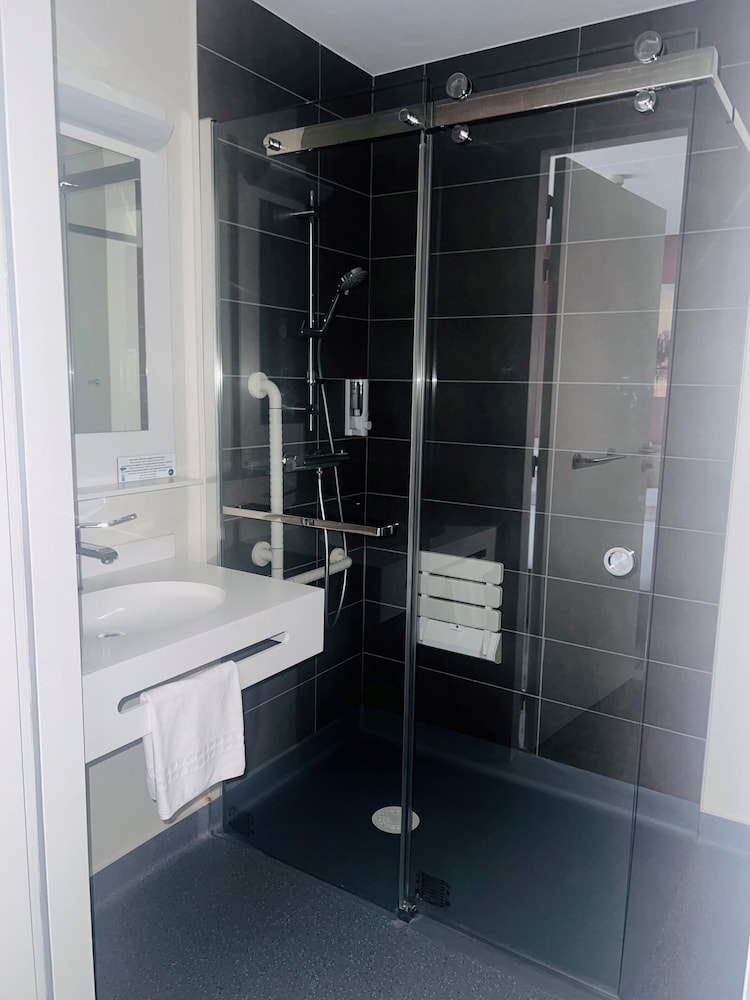 Hotel Wood Inn Merignac 49/52