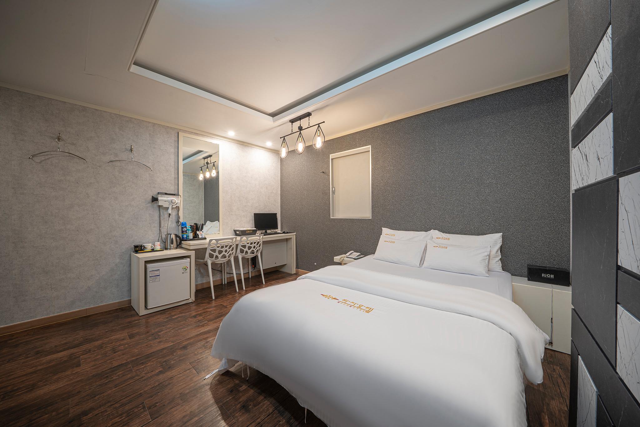Richi Hotel 25/78