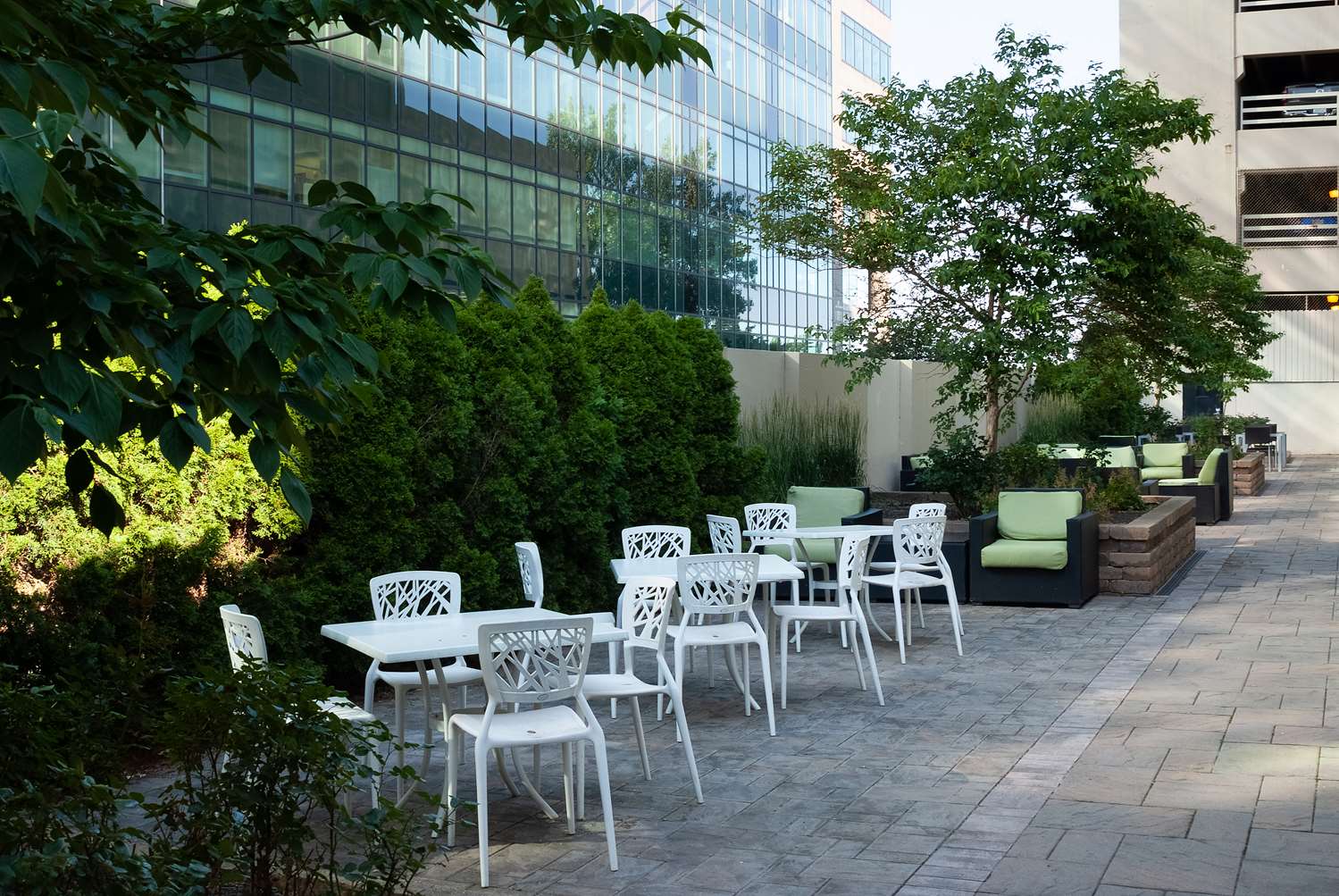 DoubleTree by Hilton Cleveland Downtown Lakeside 67/67