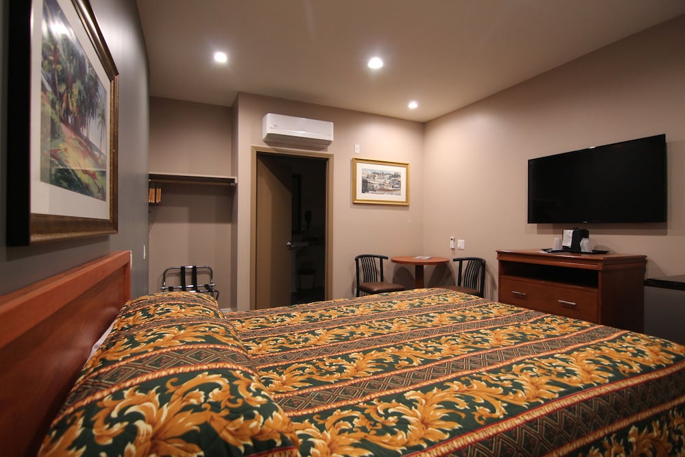 Dunes Inn Wilshire 32/72
